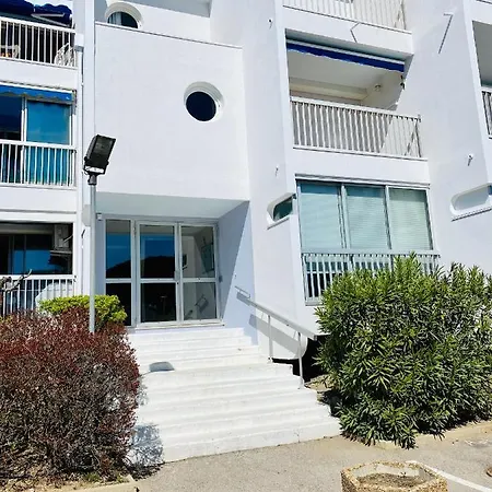 Joli Studio Cabine 2 A 4 Pers, Bord De Mer, Port Camargue, La Croisiere *
