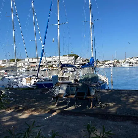 Joli Studio Cabine 2 A 4 Pers, Bord De Mer, Port Camargue, La Croisiere *